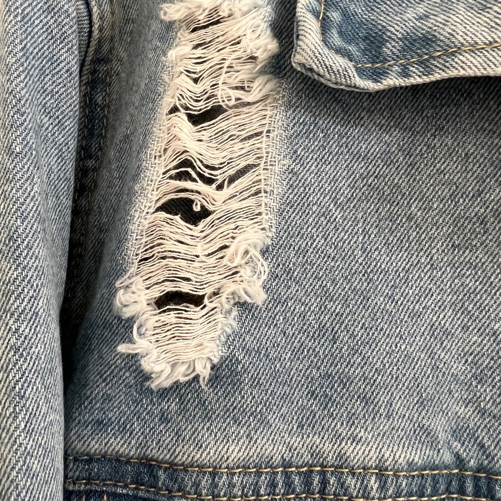 Refuge Distressed Denim Jacket Button Down Raw Hem--Size Large - Picture 3 of 10